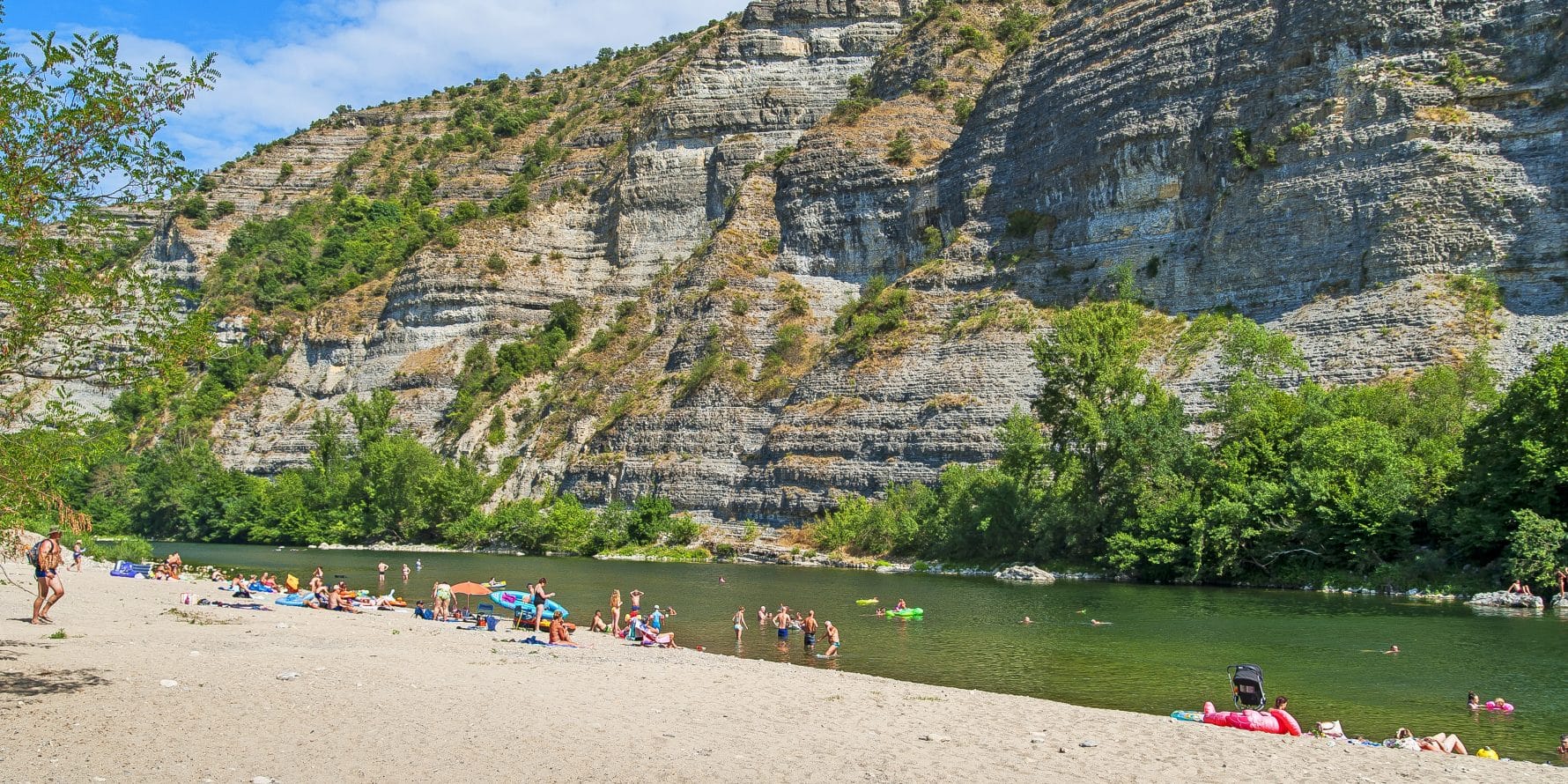 camping Ruoms-proche vallon pont d'ar-camping sud Ardèche-rivier-bord de rivière-descente en canoë-paddle-promo basse saison-camping pas cher Ardèche