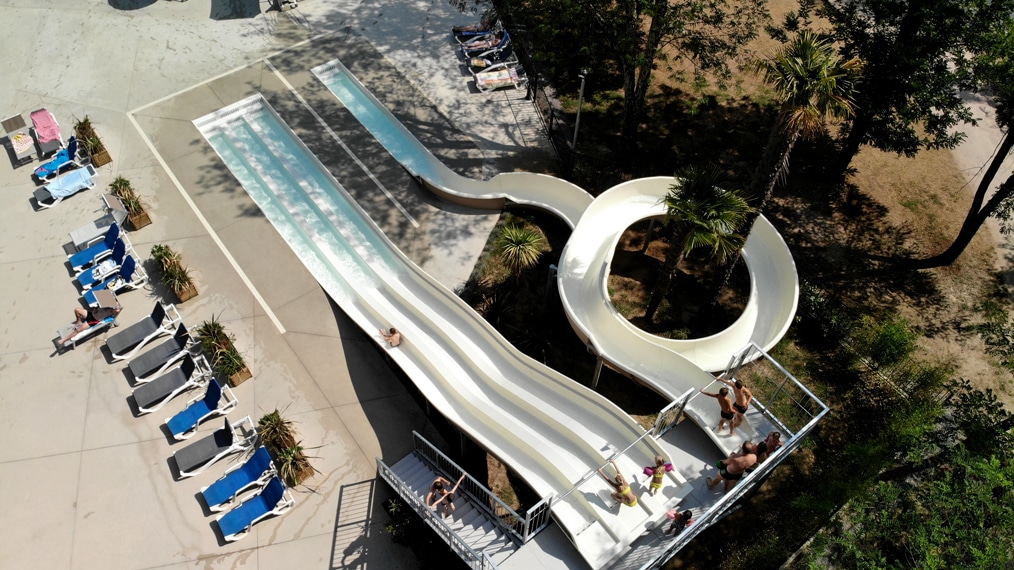 Campingplatz mit beheiztem Schwimmbad und Rutsche im Süden der Ardèche Ruoms ideal für Familien mit Kindern La Grand Terre Ruoms