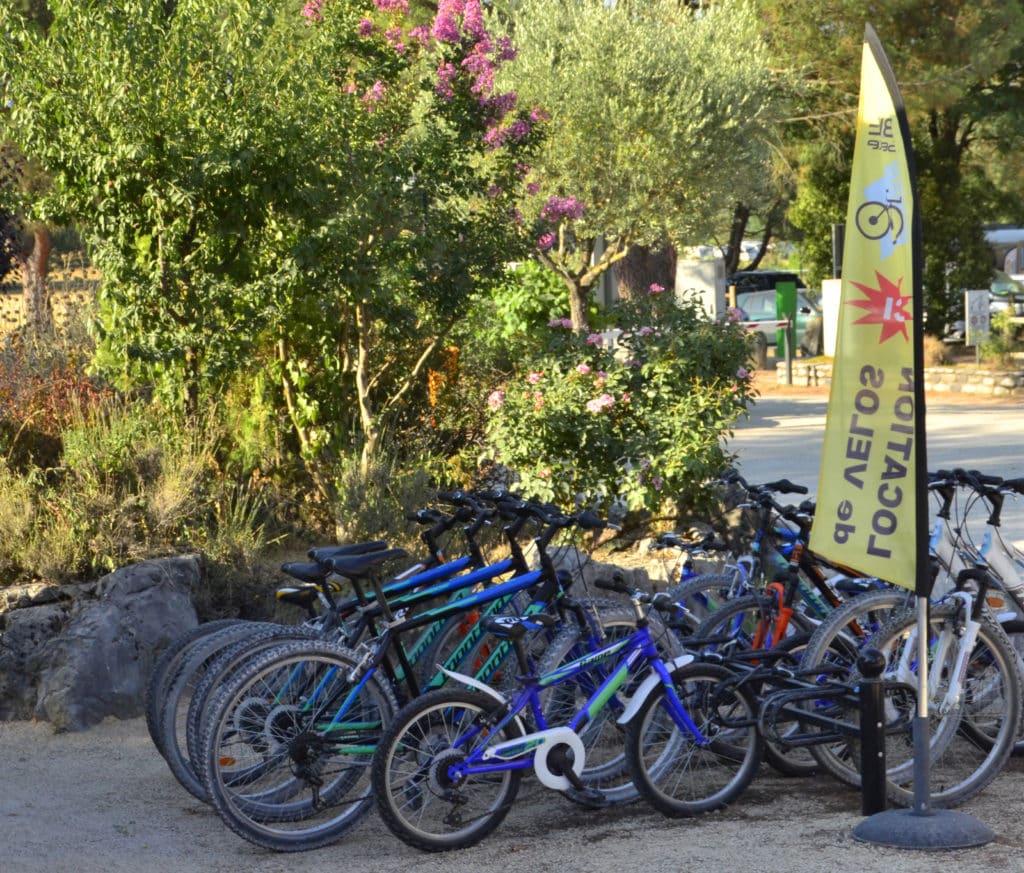 camping Ruoms-proche piste cyclable-via Ardèche-piste-verte-location vélo-location vélo électrique-promo basse saison-camping pas cher Ardèche